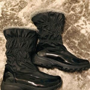 Ladies a Black waterproof boots